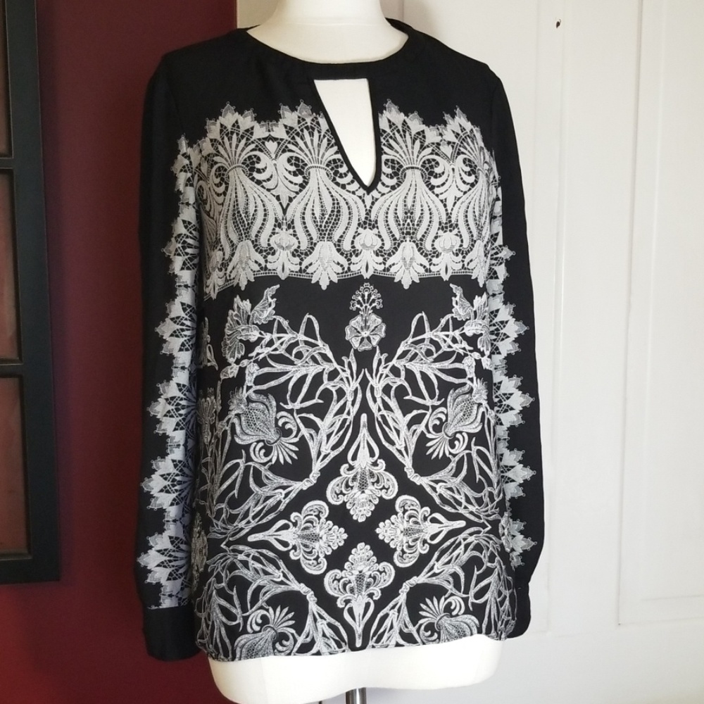 BCBGMAXAZRIA TOP